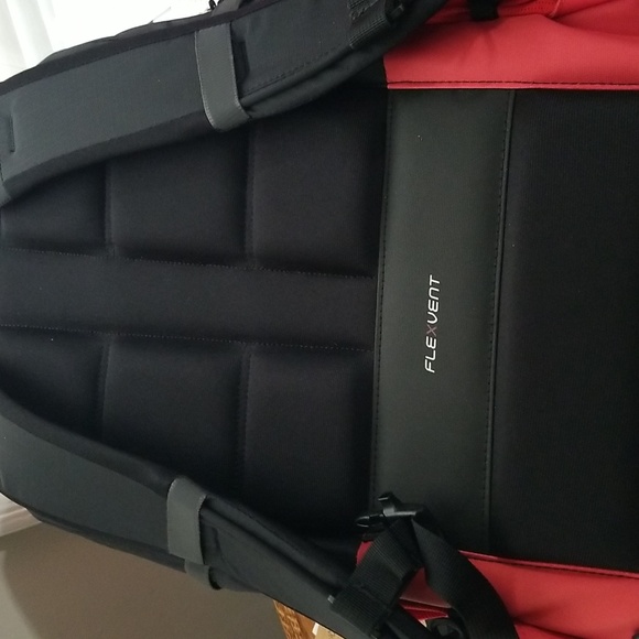 NEW! The North Face Borealis backpack NWT (price firm) 12.16 - Picture 9 of 12